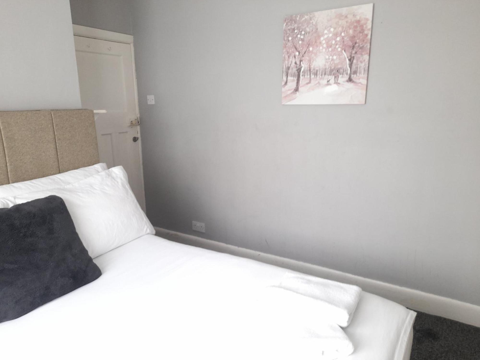 Bright 4-Bed House 15 Min To Manchester Centre Villa Екстериор снимка