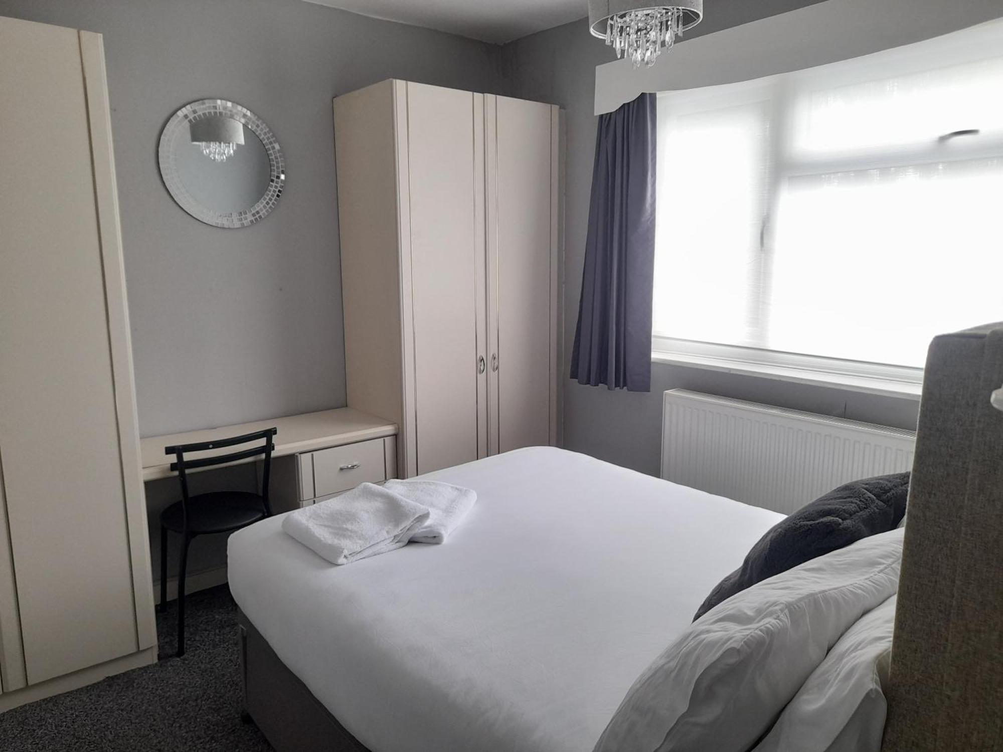 Bright 4-Bed House 15 Min To Manchester Centre Villa Екстериор снимка