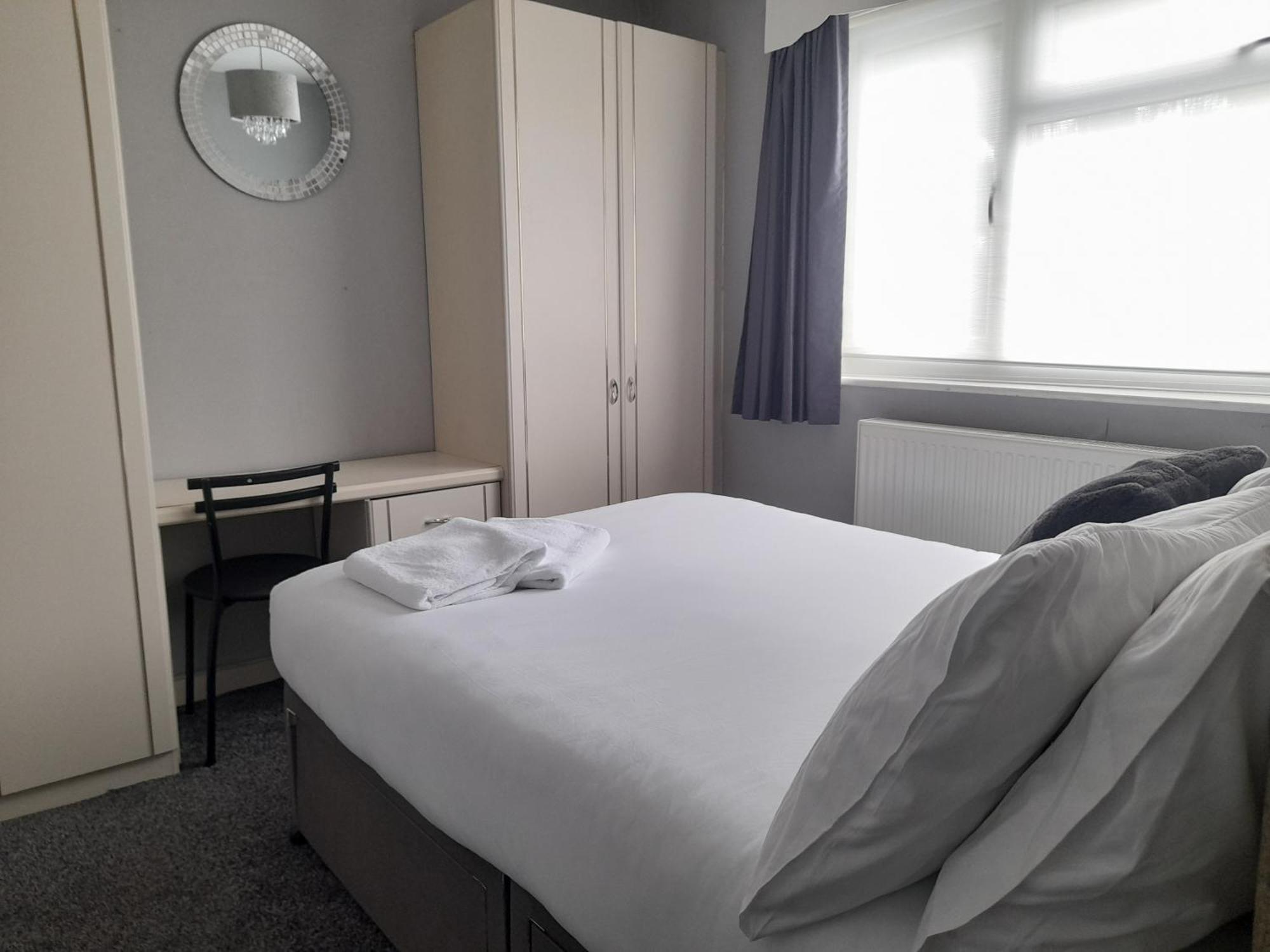 Bright 4-Bed House 15 Min To Manchester Centre Villa Екстериор снимка