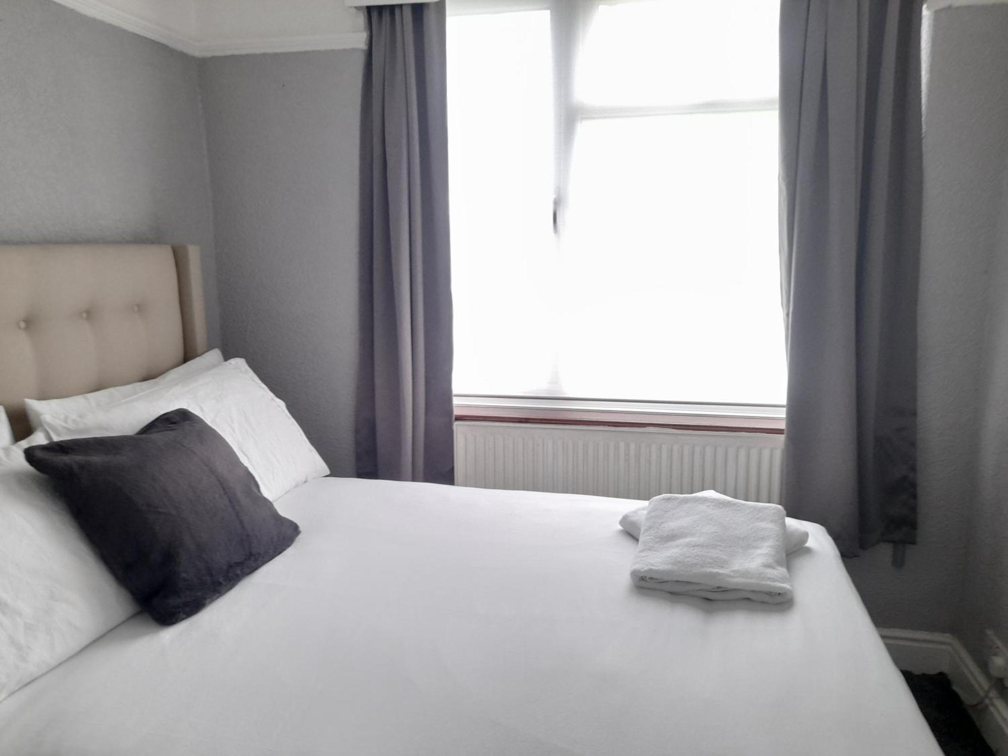 Bright 4-Bed House 15 Min To Manchester Centre Villa Екстериор снимка