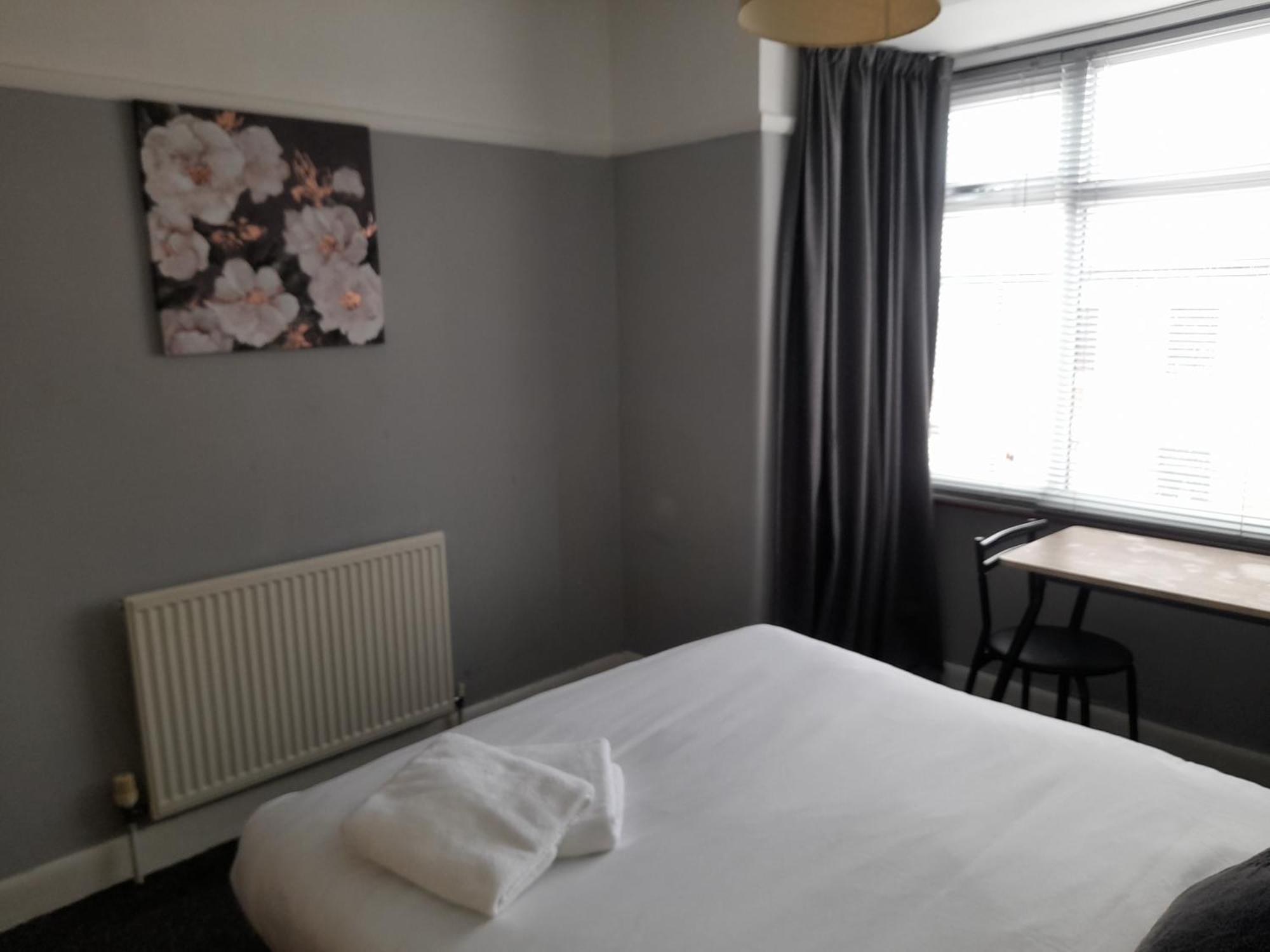 Bright 4-Bed House 15 Min To Manchester Centre Villa Екстериор снимка